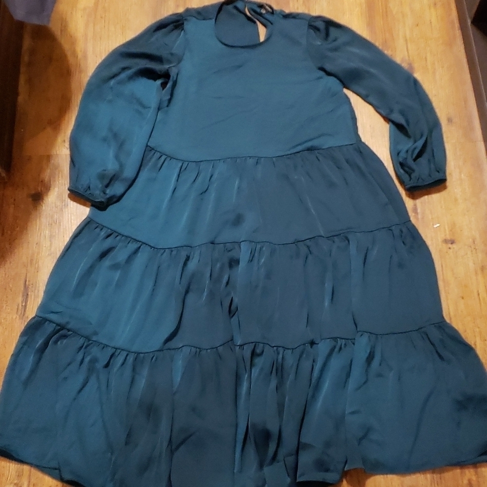 Banana republic green satin style tiered dress maxi